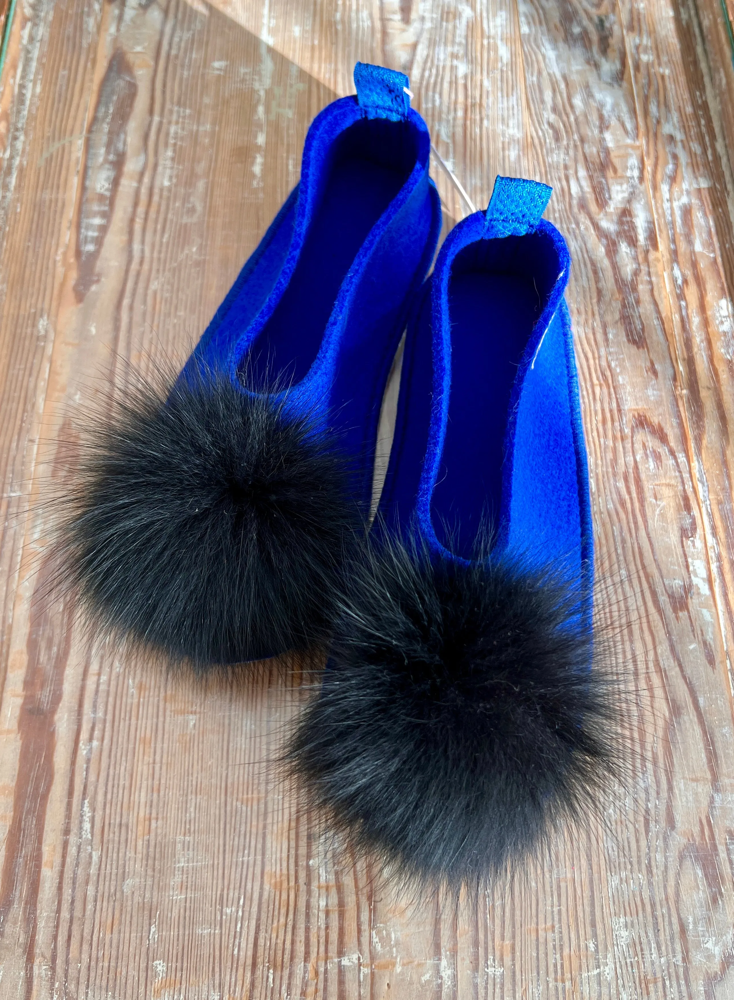 BLUE BLACK slippers