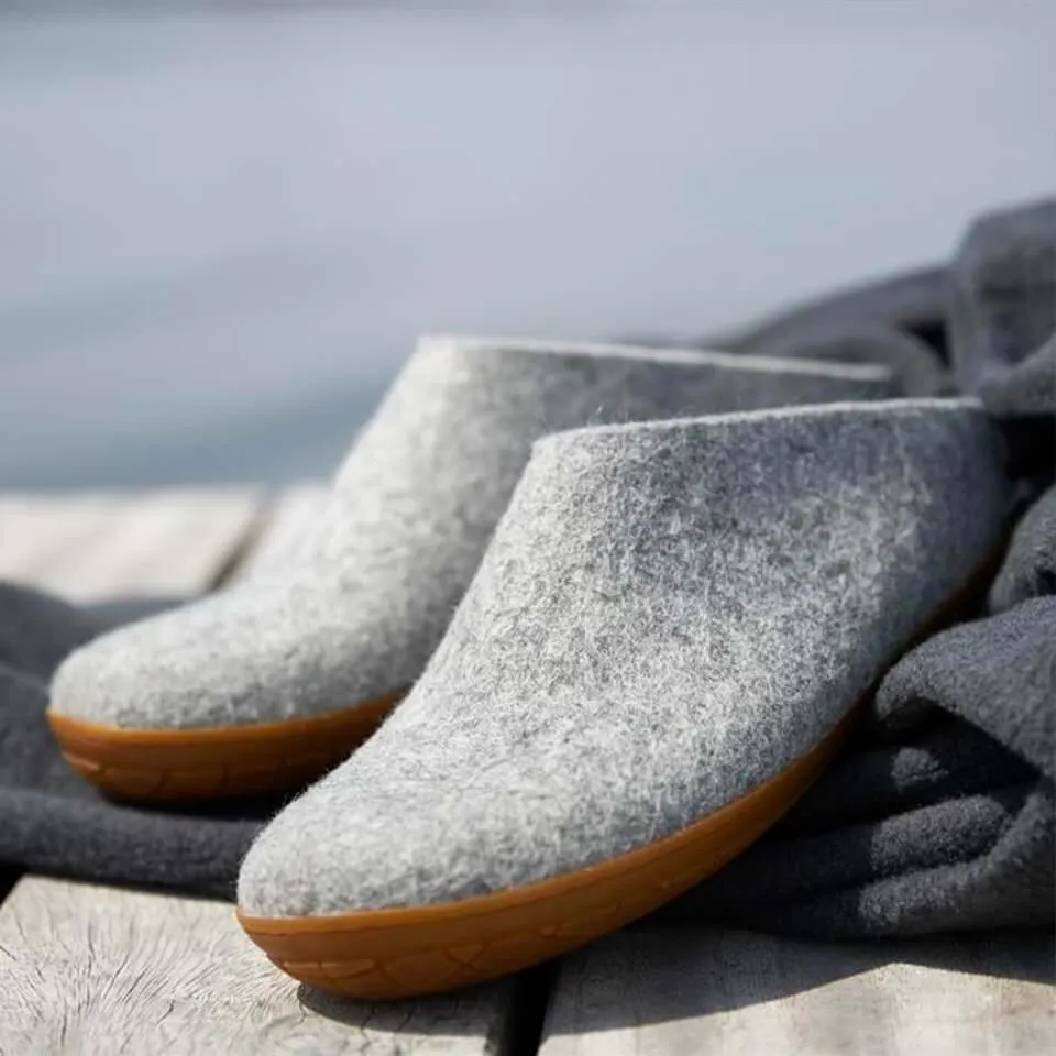 Slip-on with natural rubber sole - honey - Grey