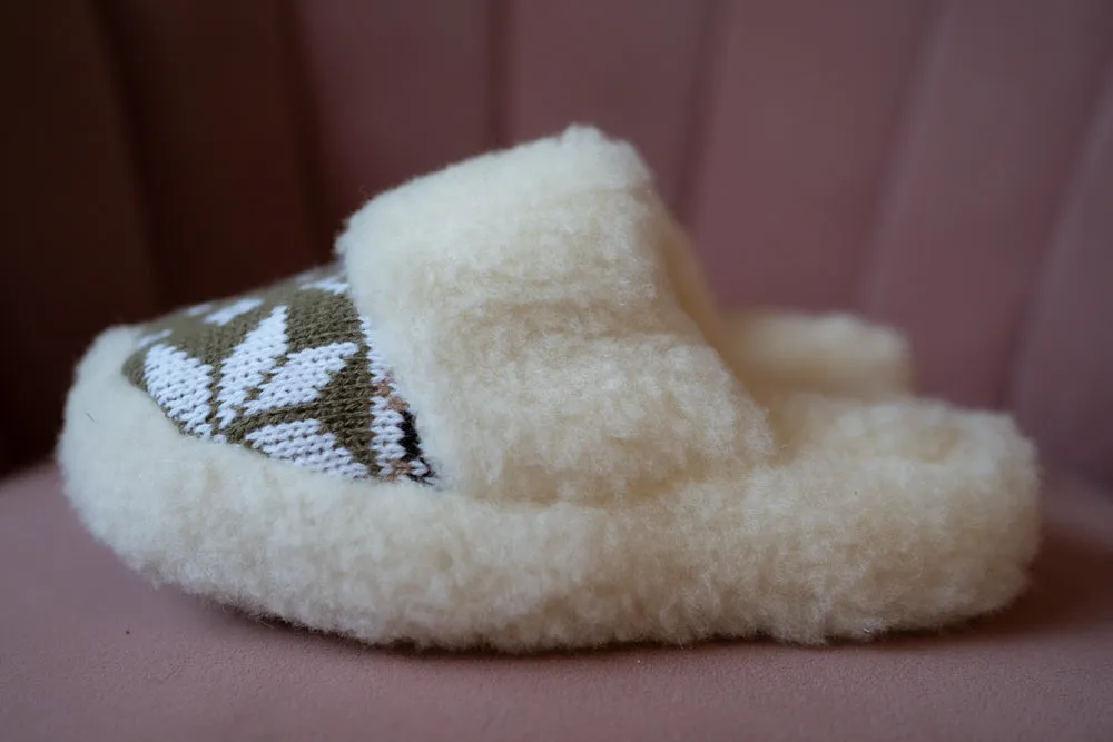 Wool slippers